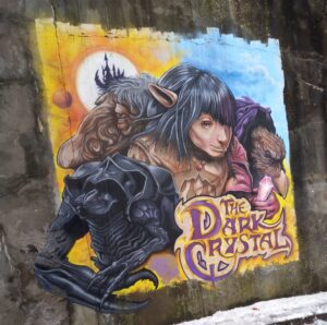[Justine CM] Belfort, vers les 3 Chênes. Photo prise en janvier 2022. Streetart sur quatre personnages de The Dark Crystal.